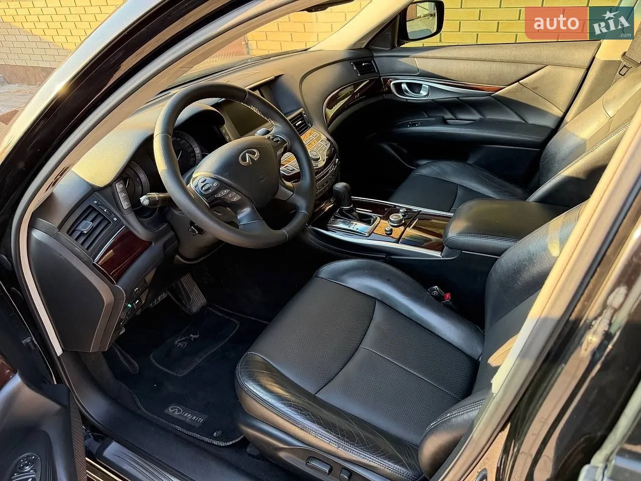 2012 Infiniti M - мініатюра 3