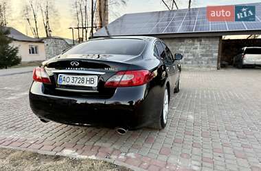 Седан Infiniti M30 2010 в 