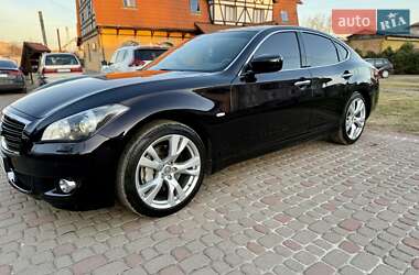Седан Infiniti M30 2010 в 