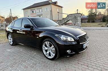 Седан Infiniti M30 2010 в 