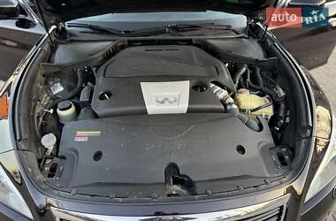 Седан Infiniti M30 2010 в 