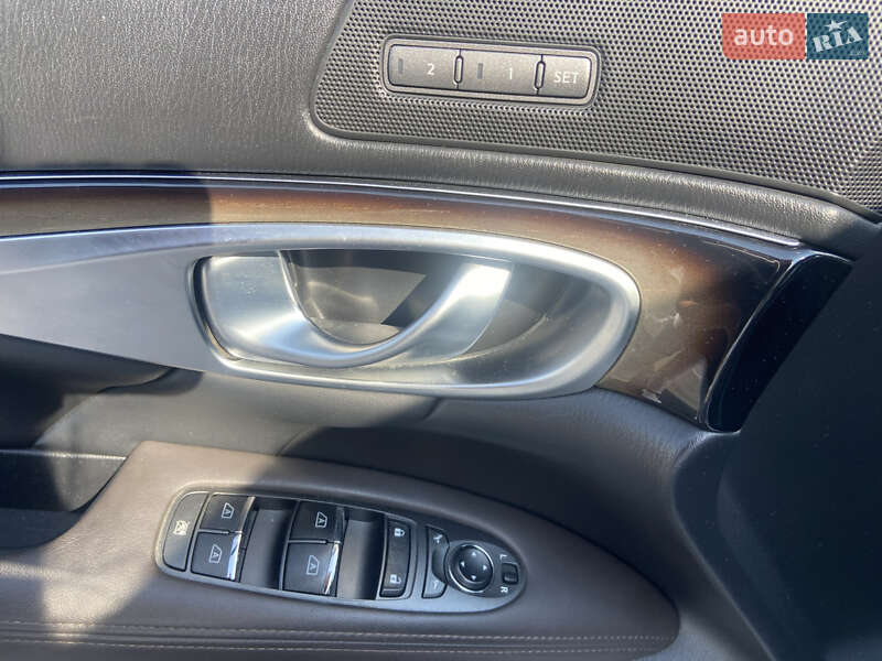 Седан Infiniti M30 2011 в Львові