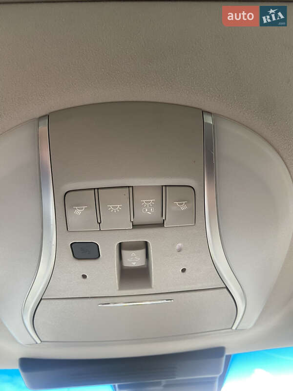 Седан Infiniti M30 2011 в Львові