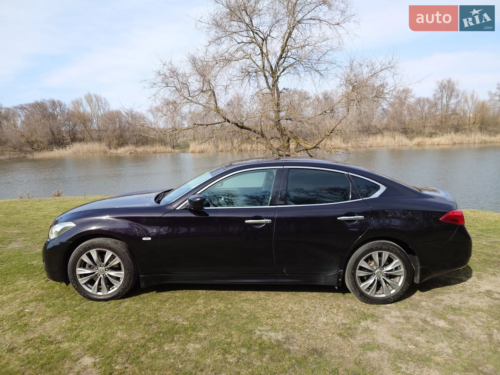 2011 Infiniti M - мініатюра 3