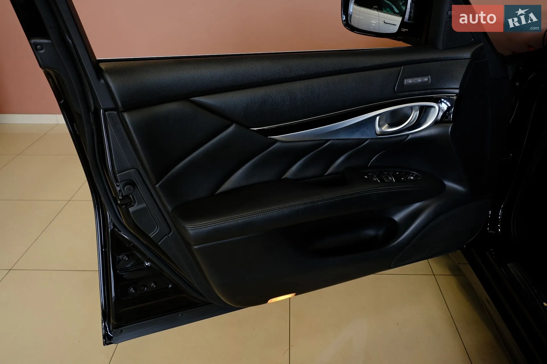 2013 Infiniti M - мініатюра 31