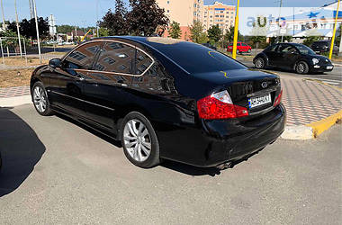 Седан Infiniti M35 2008 в Бучі