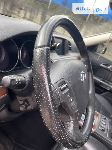 Седан Infiniti M35 2008 в Трускавці