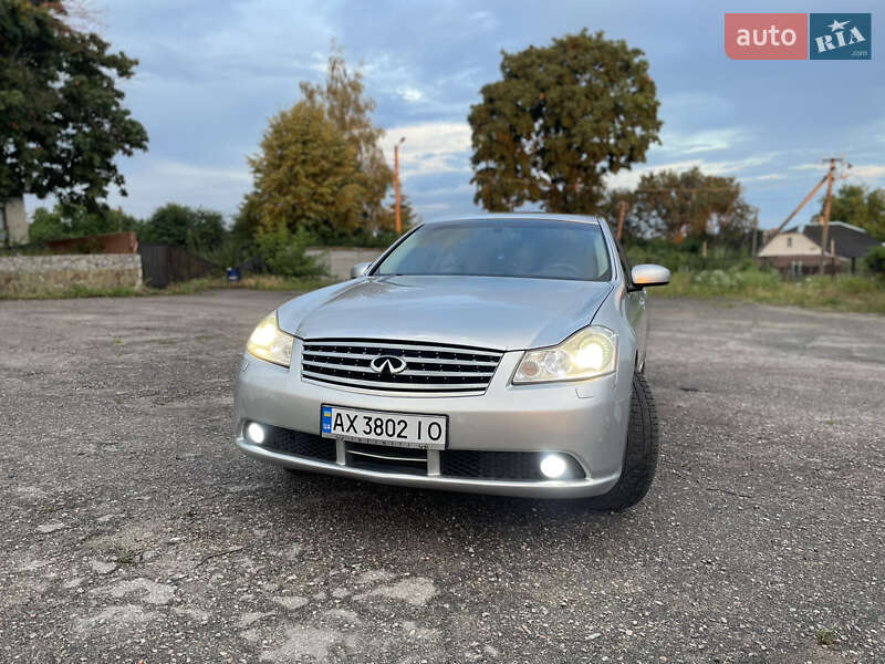 Седан Infiniti M35 2007 в Валках
