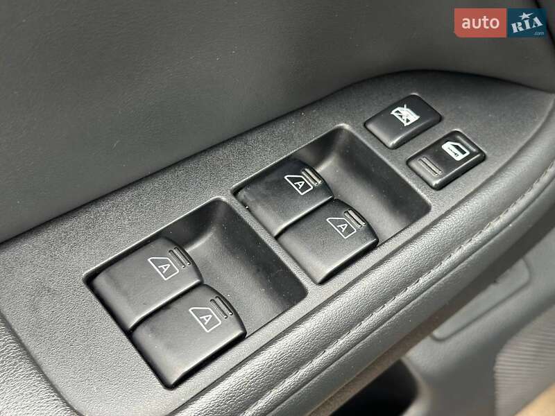 Седан Infiniti M35 2010 в Киеве