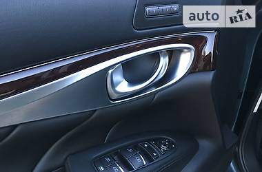 Седан Infiniti M37 2013 в 