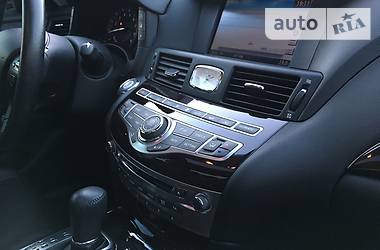 Седан Infiniti M37 2013 в 