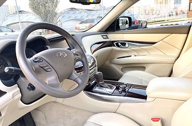 Седан Infiniti M37 2013 в 