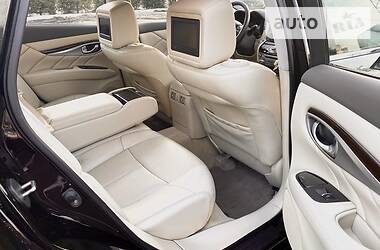 Седан Infiniti M37 2013 в 