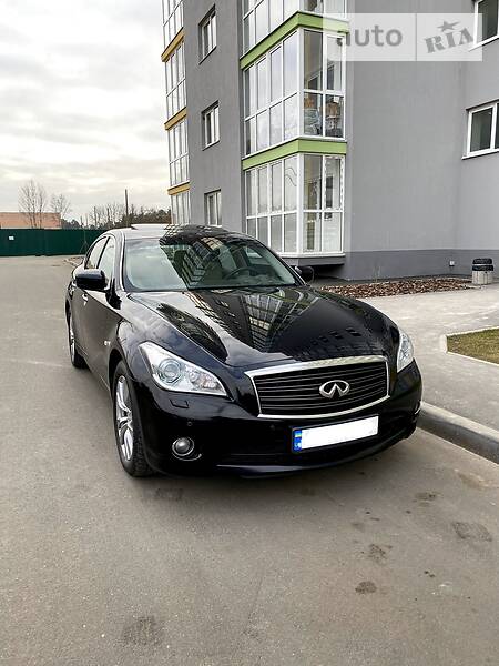Седан Infiniti M37 2013 в 