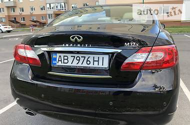 Седан Infiniti M37 2013 в 