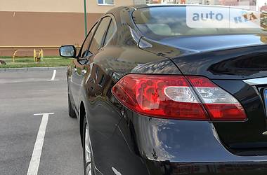 Седан Infiniti M37 2013 в 