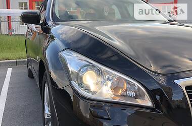 Седан Infiniti M37 2013 в 