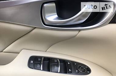 Седан Infiniti M37 2013 в 