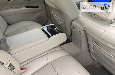 Седан Infiniti M37 2013 в 