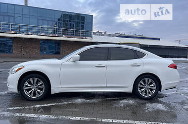 Седан Infiniti M37 2013 в 