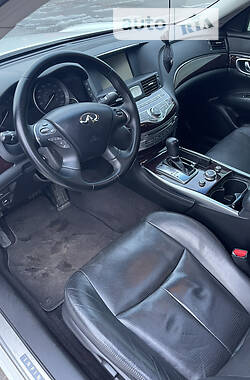 Седан Infiniti M37 2013 в 