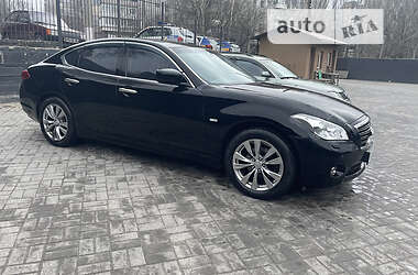 Седан Infiniti M37 2013 в 