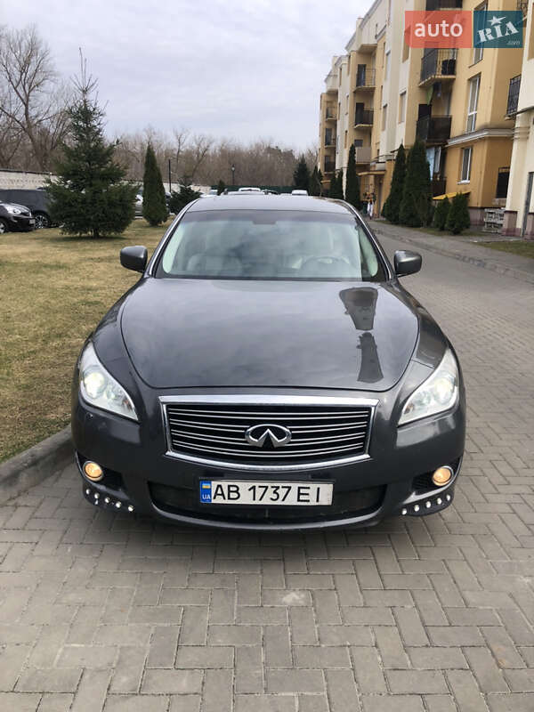 Седан Infiniti M37 2011 в Києві