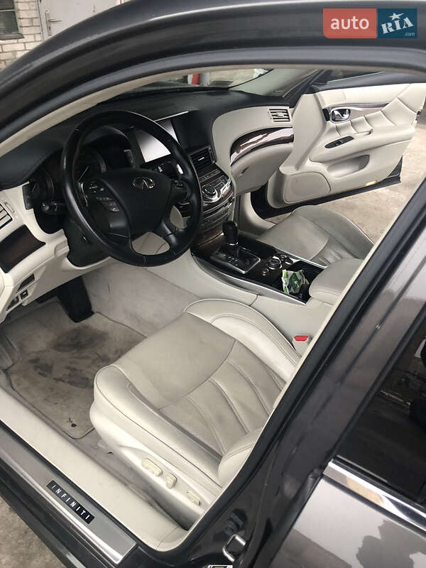 Седан Infiniti M37 2011 в Києві