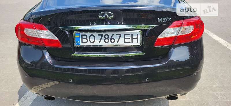 Седан Infiniti M37 2013 в Тернополе