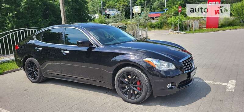 Седан Infiniti M37 2013 в Тернополе