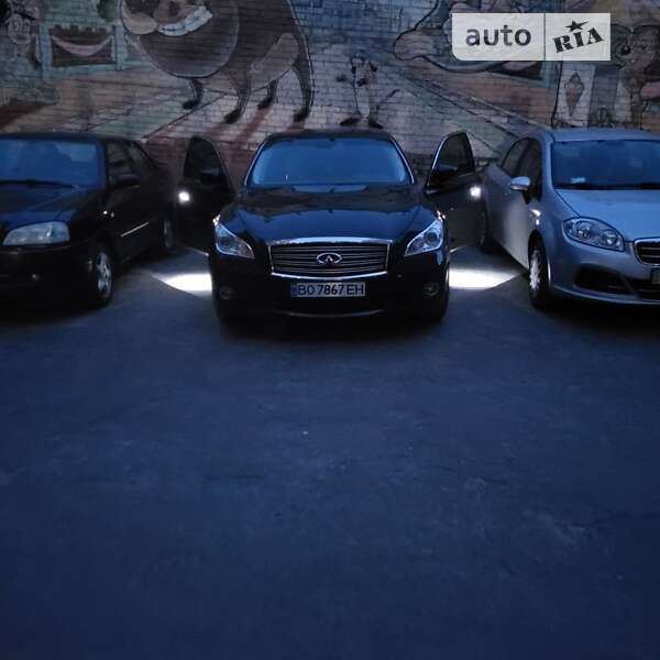 Седан Infiniti M37 2013 в Тернополе