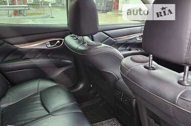 Седан Infiniti M37 2013 в 
