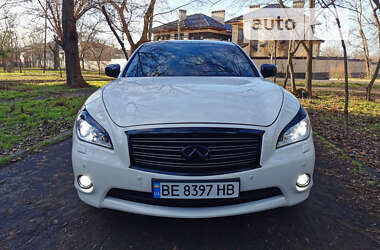 Седан Infiniti M37 2013 в 