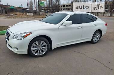 Седан Infiniti M37 2013 в Шостці