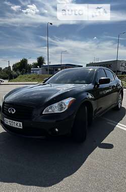 Седан Infiniti M37 2013 в 