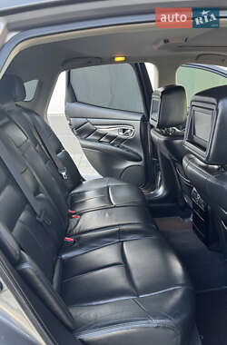 Седан Infiniti M37 2012 в 