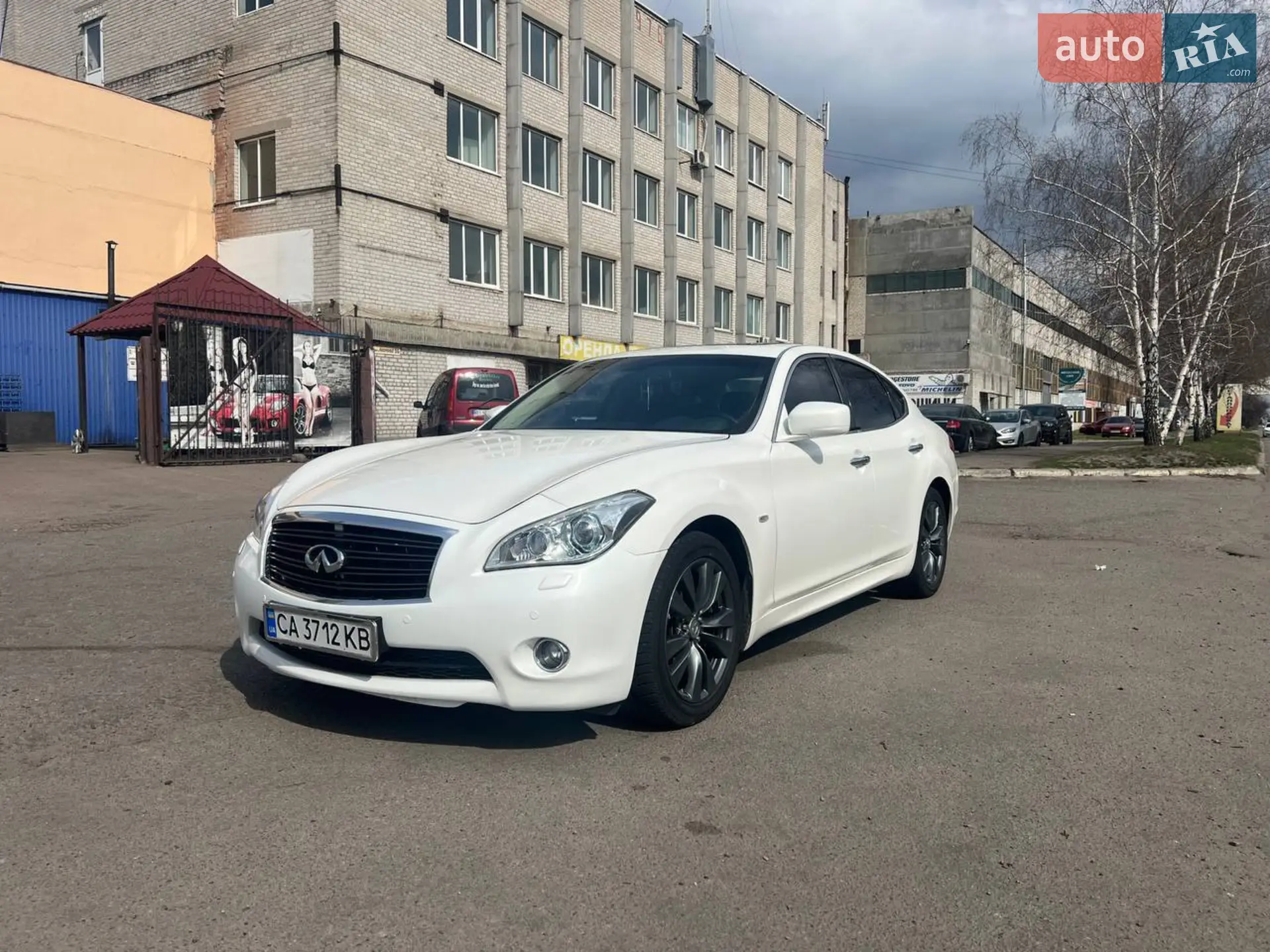 2010 Infiniti M - мініатюра 4