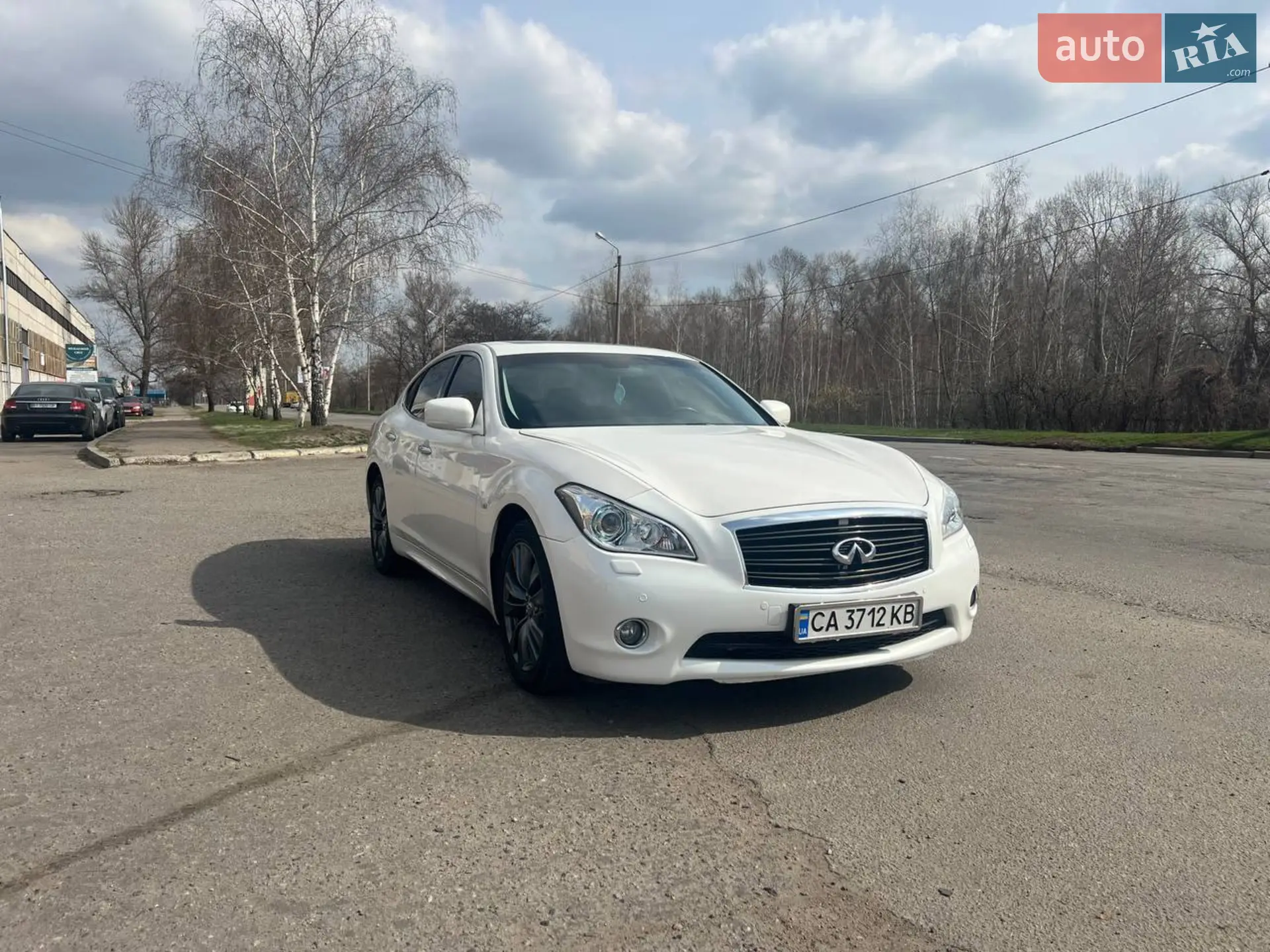 2010 Infiniti M - мініатюра 3