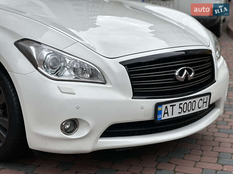 Седан Infiniti M37 2013 в Ивано-Франковске