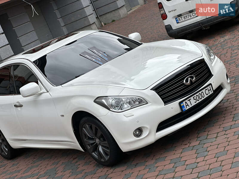 Седан Infiniti M37 2013 в Ивано-Франковске