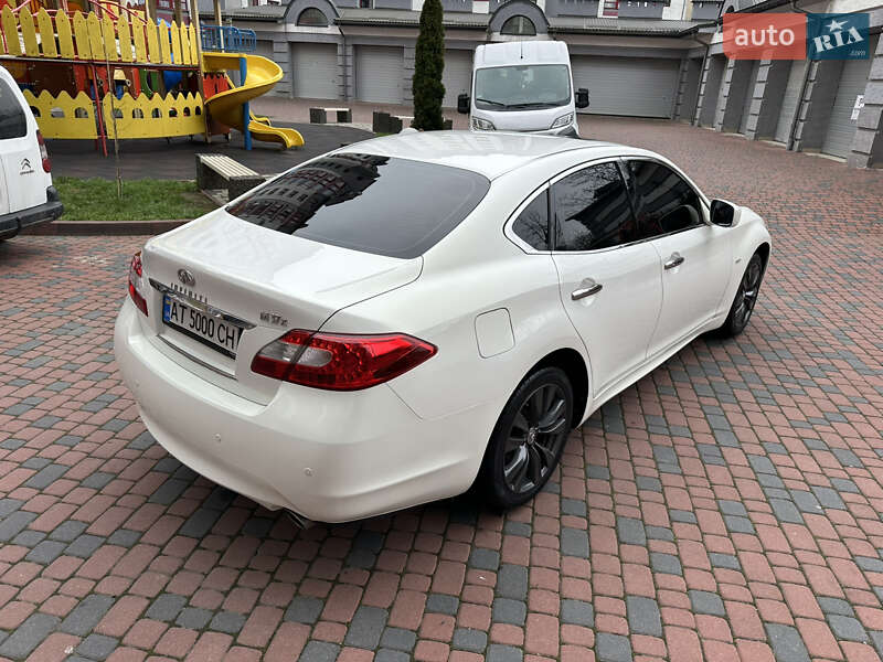 Седан Infiniti M37 2013 в Ивано-Франковске