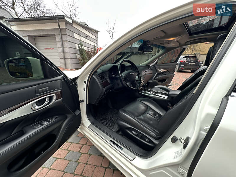 Седан Infiniti M37 2013 в Ивано-Франковске