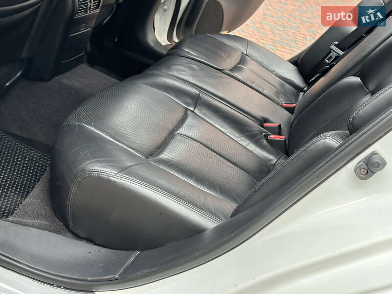 Седан Infiniti M37 2013 в Ивано-Франковске