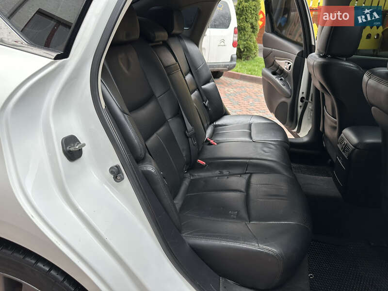 Седан Infiniti M37 2013 в Ивано-Франковске