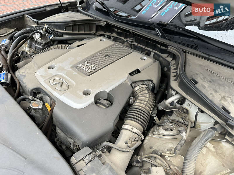Седан Infiniti M37 2013 в Ивано-Франковске
