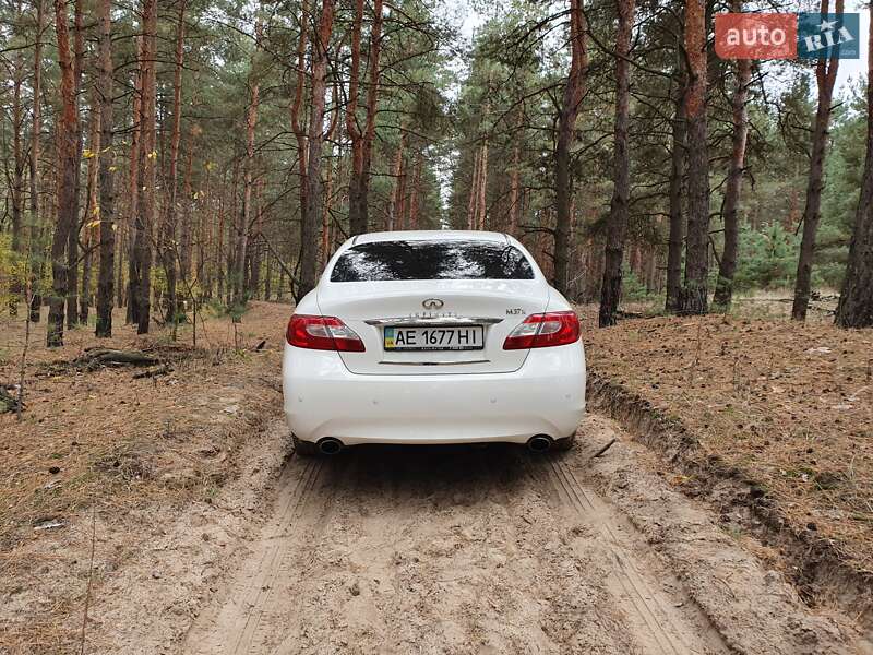 Седан Infiniti M37 2011 в Днепре