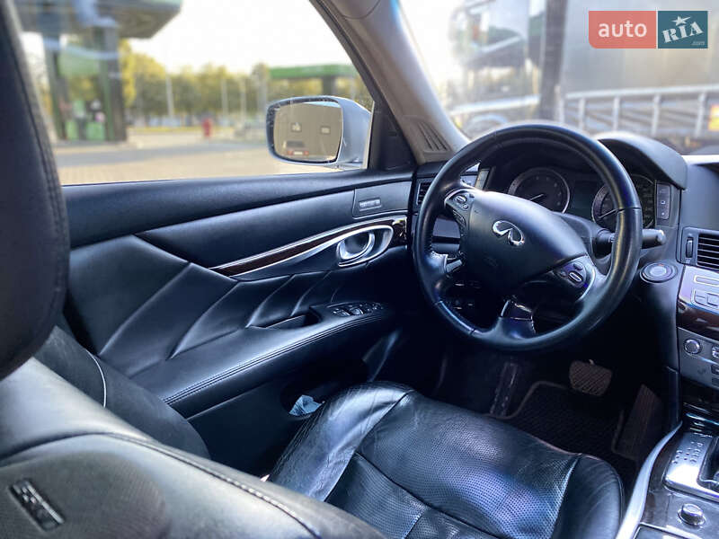 Седан Infiniti M37 2012 в Кременчуці