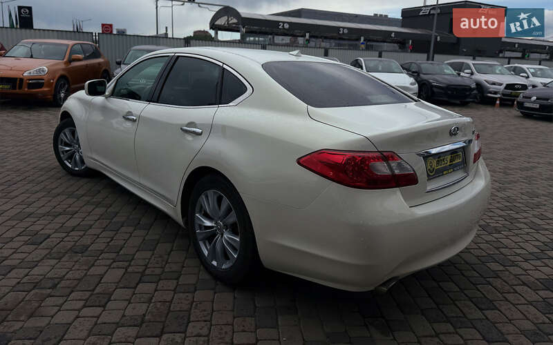Седан Infiniti M37 2010 в Мукачевому