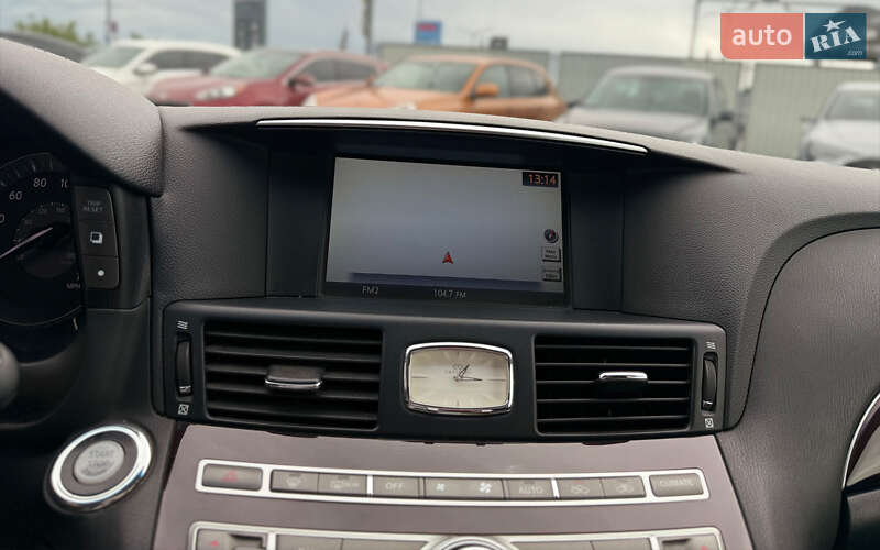 Седан Infiniti M37 2010 в Мукачевому