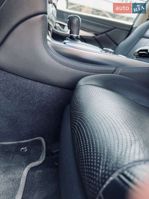 Седан Infiniti M37 2011 в Києві